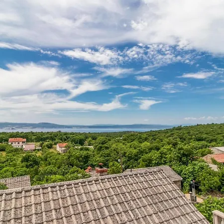 3 Bedroom Stunning In Novi Vinodolski Apartment Donji Zagon