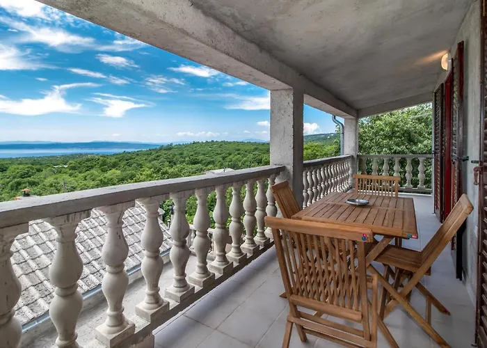 Awesome In Novi Vinodolski 公寓 诺维·维诺多尔斯基