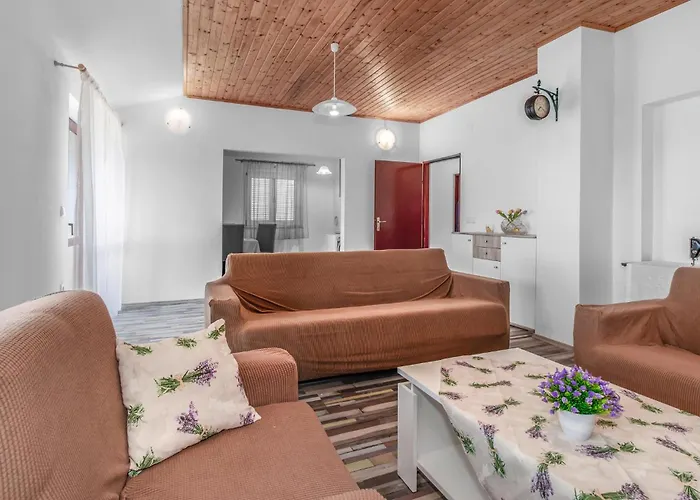 Awesome In Novi Vinodolski 公寓 诺维·维诺多尔斯基